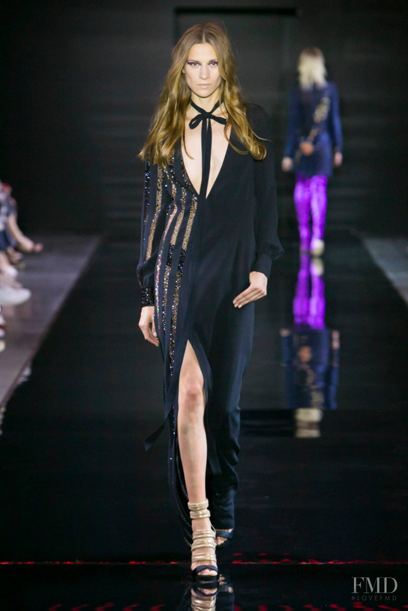 Vaiora Cob Strogonova featured in  the Azzaro fashion show for Autumn/Winter 2015