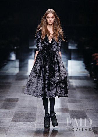 Madisyn Ritland featured in  the Burberry Prorsum fashion show for Autumn/Winter 2009