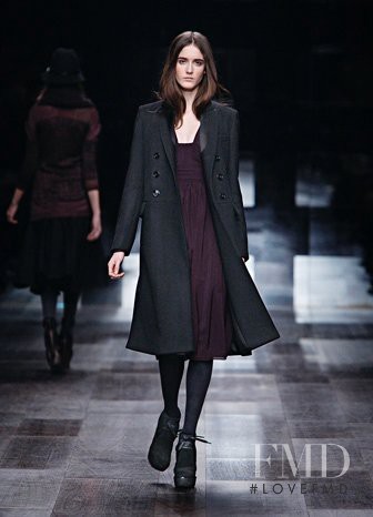 Amanda Laine featured in  the Burberry Prorsum fashion show for Autumn/Winter 2009