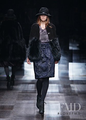 Anna Gushina featured in  the Burberry Prorsum fashion show for Autumn/Winter 2009