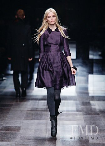 Iekeliene Stange featured in  the Burberry Prorsum fashion show for Autumn/Winter 2009