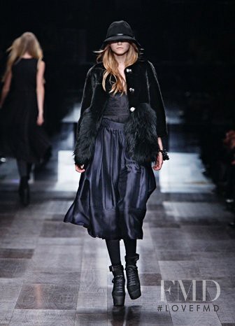 Anabela Belikova featured in  the Burberry Prorsum fashion show for Autumn/Winter 2009