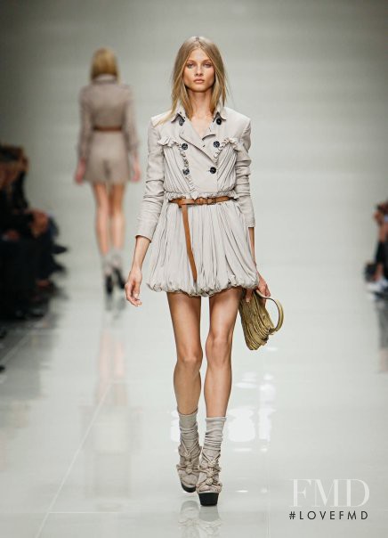 Anna Selezneva featured in  the Burberry Prorsum fashion show for Spring/Summer 2010
