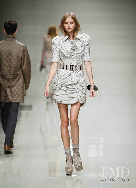 Anabela Belikova featured in  the Burberry Prorsum fashion show for Spring/Summer 2010