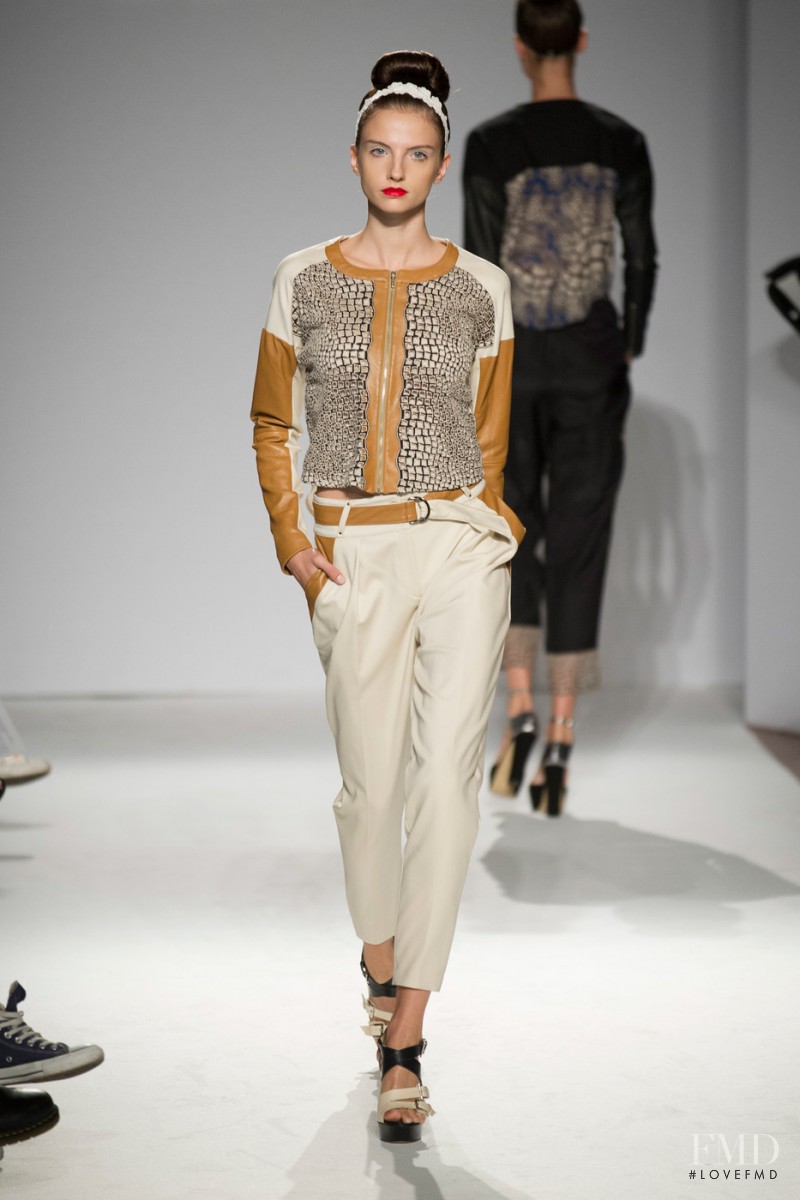 Paola Frani fashion show for Spring/Summer 2014