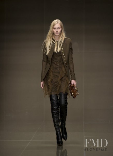 Julia Nobis featured in  the Burberry Prorsum fashion show for Autumn/Winter 2010