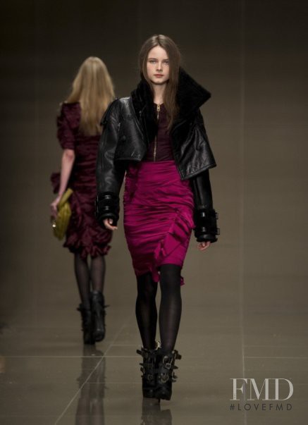 Anna de Rijk featured in  the Burberry Prorsum fashion show for Autumn/Winter 2010
