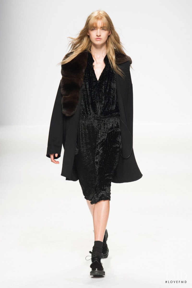 Kelsey Soles featured in  the Simonetta Ravizza fashion show for Autumn/Winter 2015