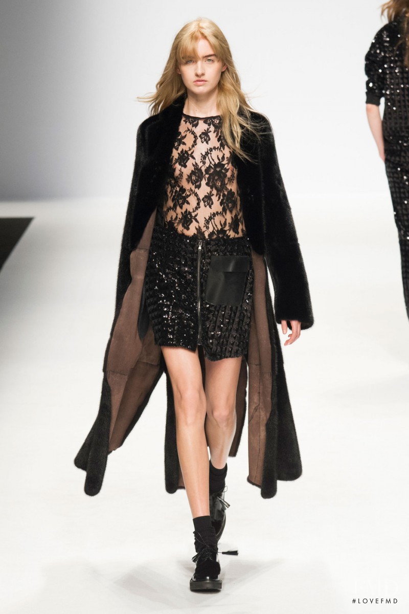 Kelsey Soles featured in  the Simonetta Ravizza fashion show for Autumn/Winter 2015