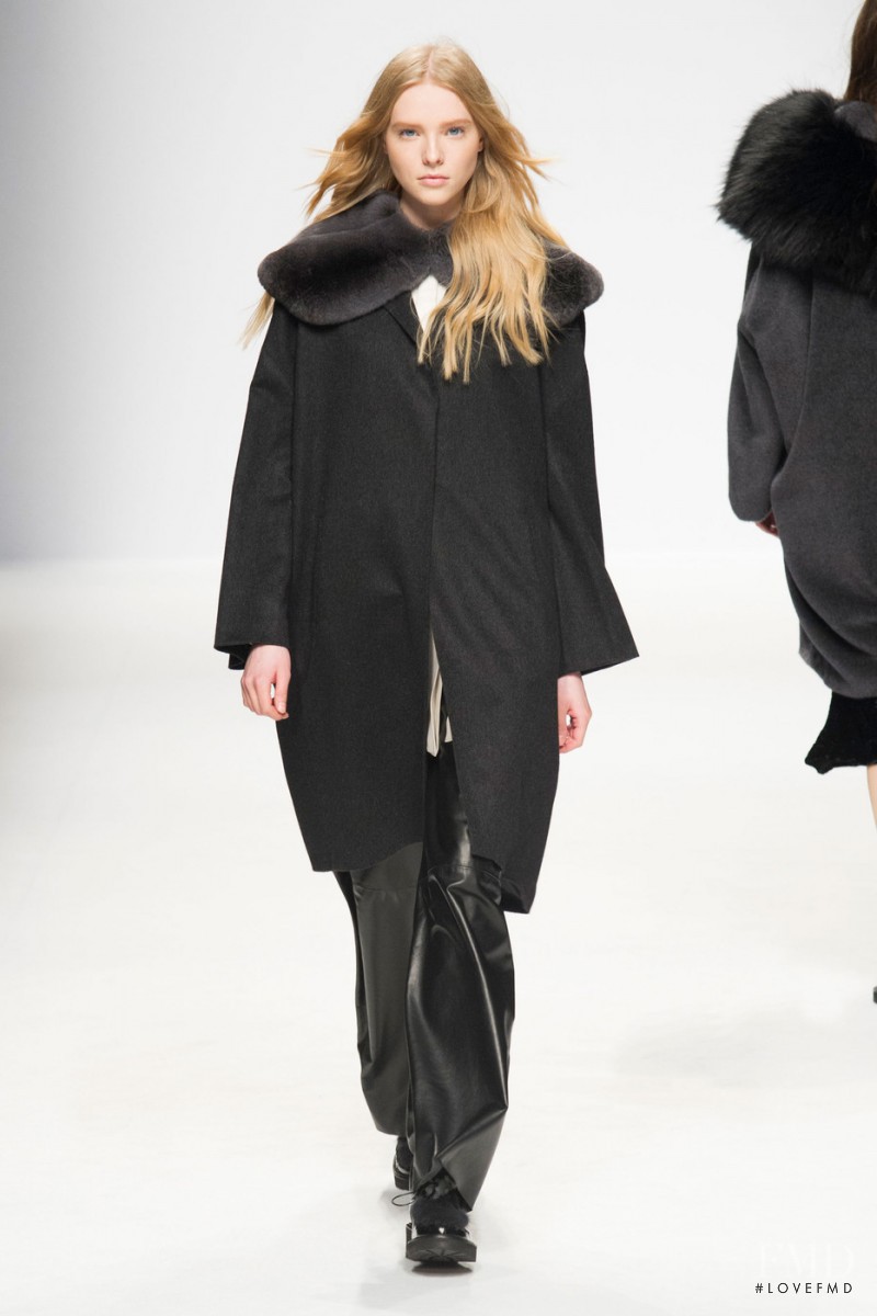 Kimi Nastya Zhidkova featured in  the Simonetta Ravizza fashion show for Autumn/Winter 2015