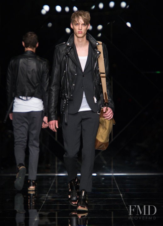 Burberry Prorsum fashion show for Spring/Summer 2011