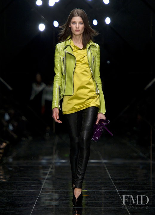Débora Müller featured in  the Burberry Prorsum fashion show for Spring/Summer 2011