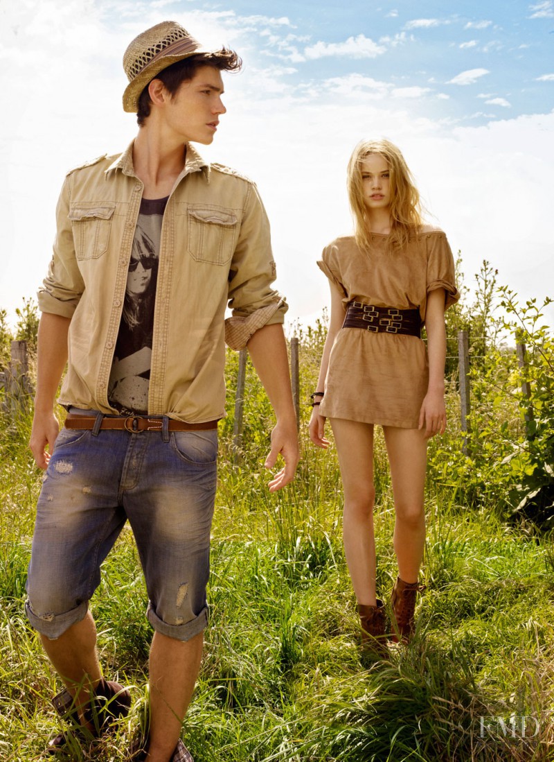 Makenzie Leigh featured in  the Pull & Bear advertisement for Spring/Summer 2010