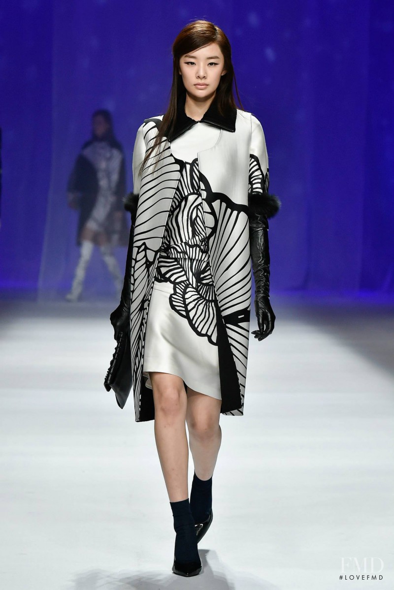 Lie Sang Bong fashion show for Autumn/Winter 2015