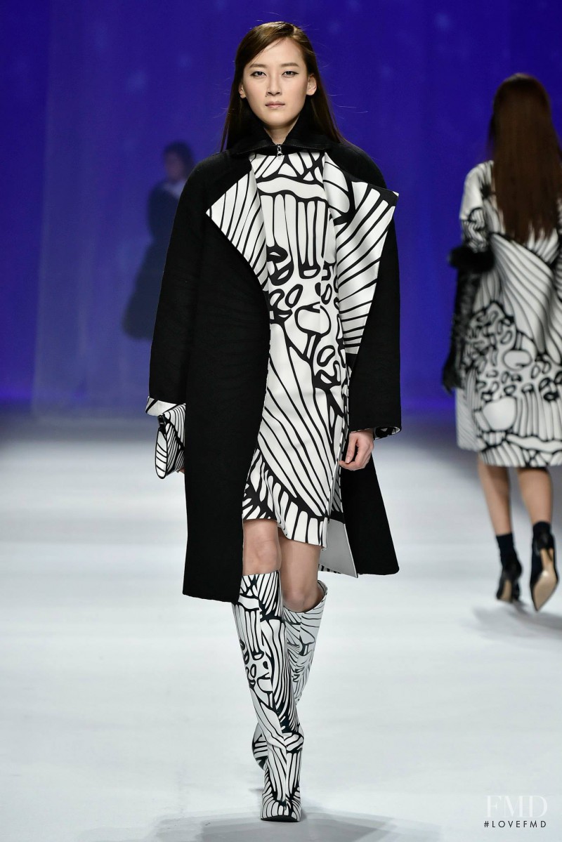 Lie Sang Bong fashion show for Autumn/Winter 2015