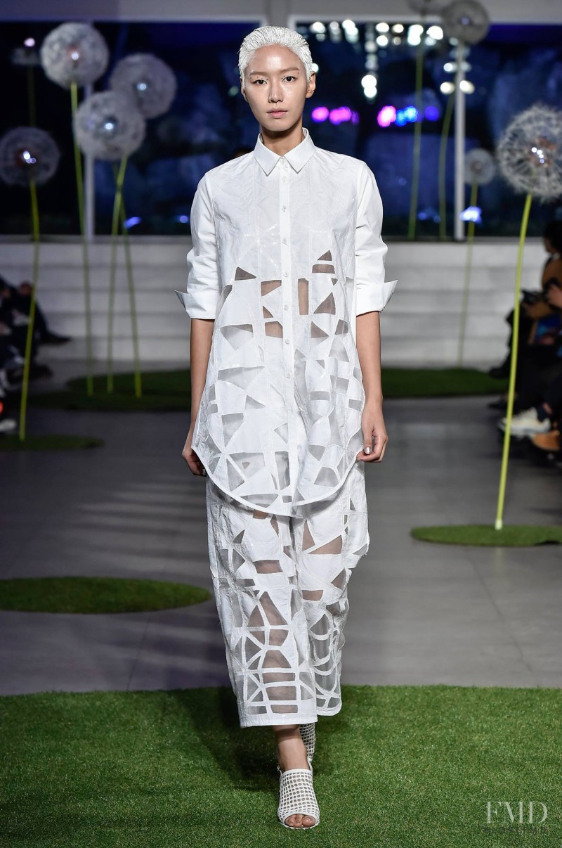 Lie Sang Bong fashion show for Spring/Summer 2016