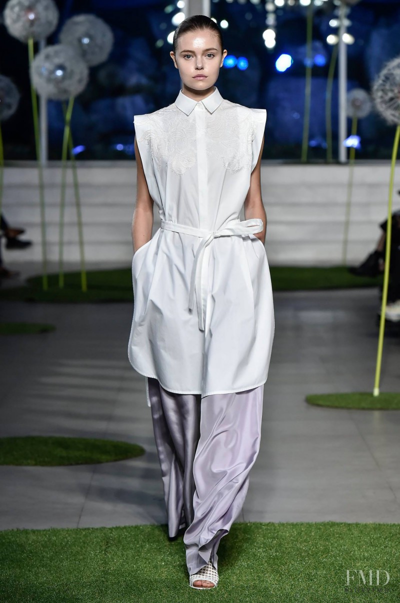 Lie Sang Bong fashion show for Spring/Summer 2016