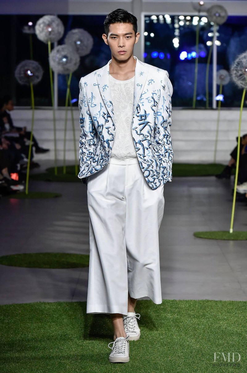 Lie Sang Bong fashion show for Spring/Summer 2016