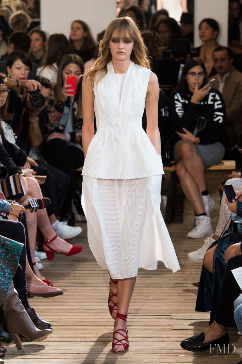 Yulia Musieichuk featured in  the Maison Rabih Kayrouz fashion show for Spring/Summer 2016