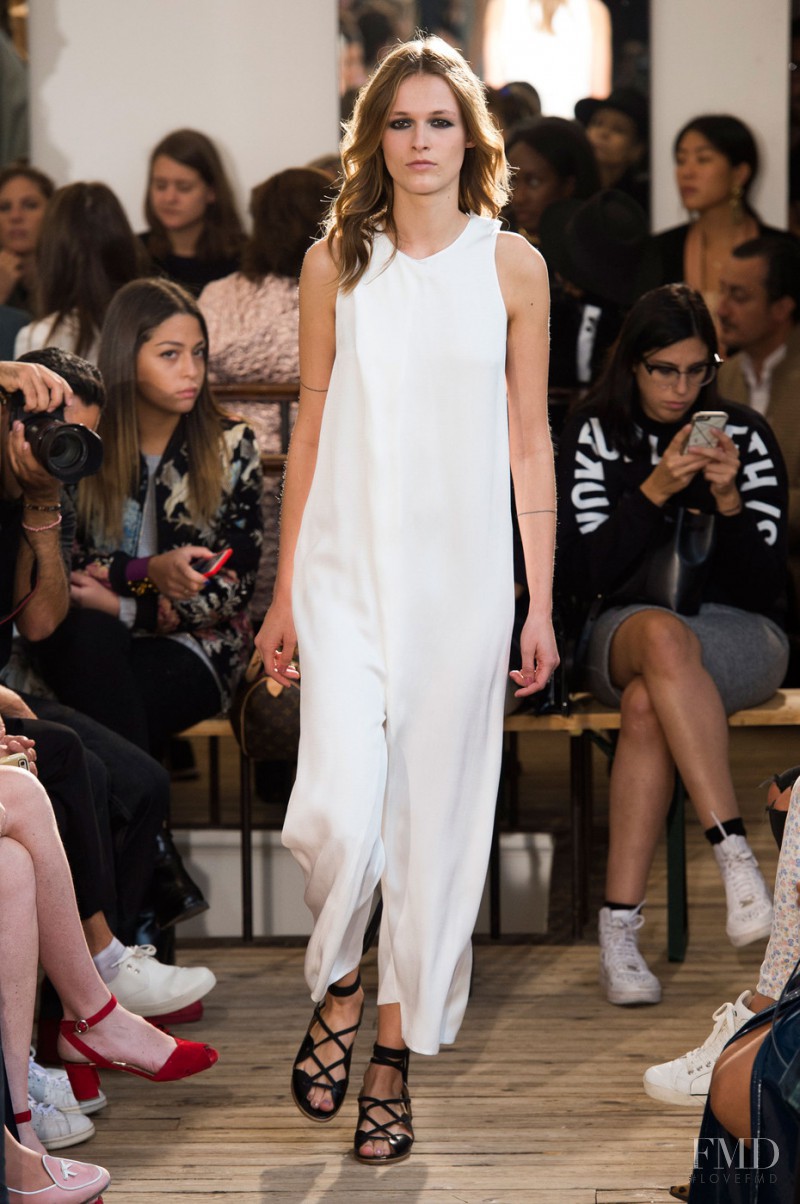 Emma  Oak featured in  the Maison Rabih Kayrouz fashion show for Spring/Summer 2016