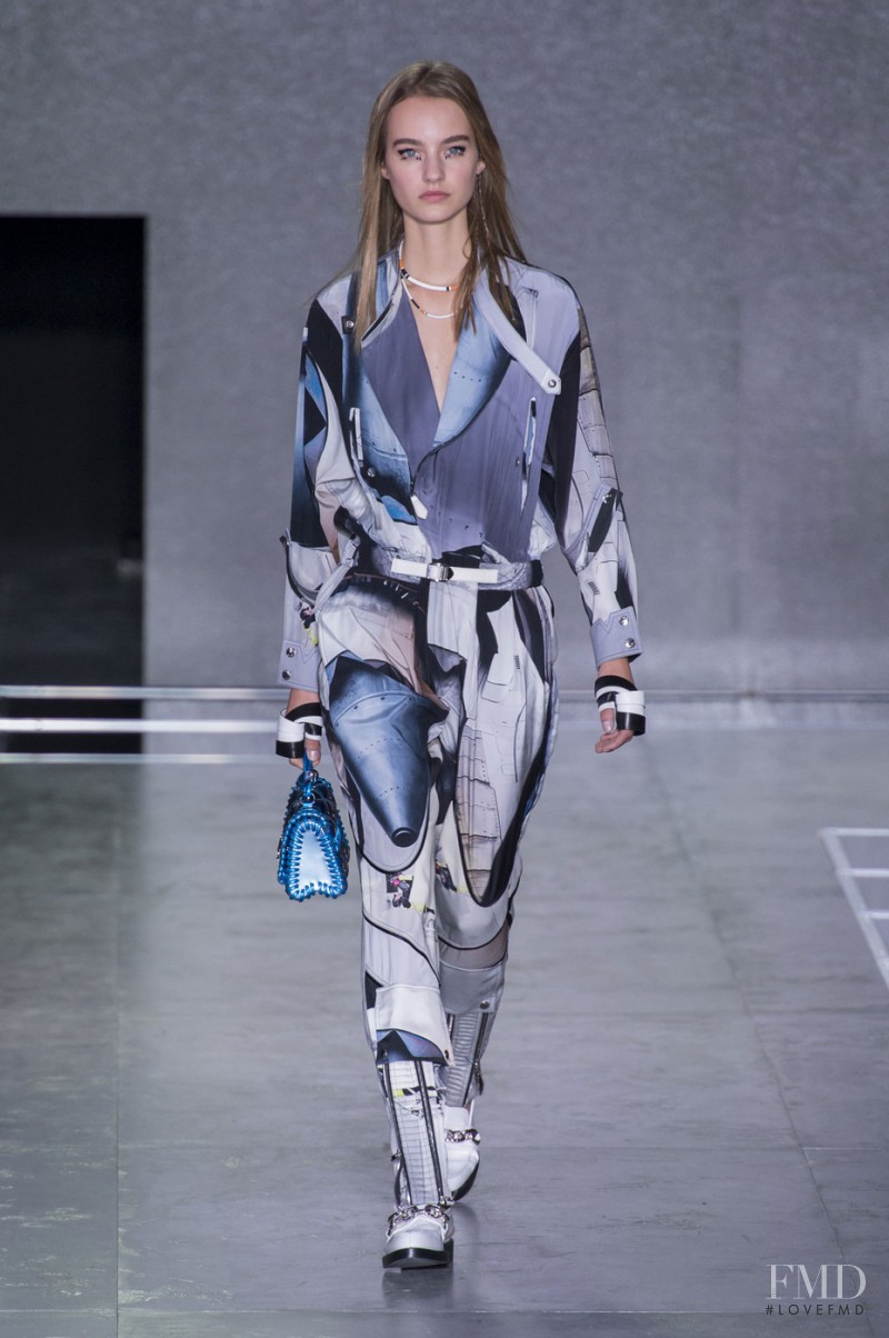 Louis Vuitton fashion show for Spring/Summer 2016