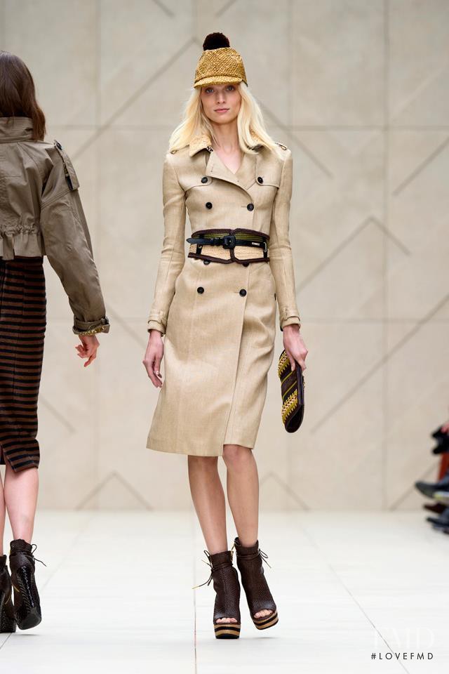 Melissa Tammerijn featured in  the Burberry Prorsum fashion show for Spring/Summer 2012