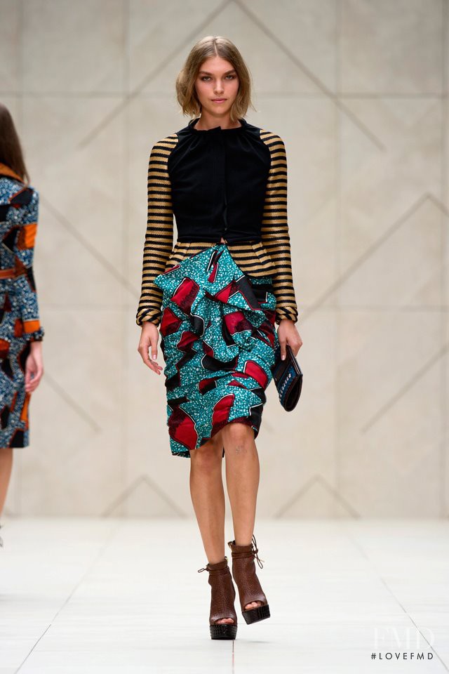 Arizona Muse featured in  the Burberry Prorsum fashion show for Spring/Summer 2012
