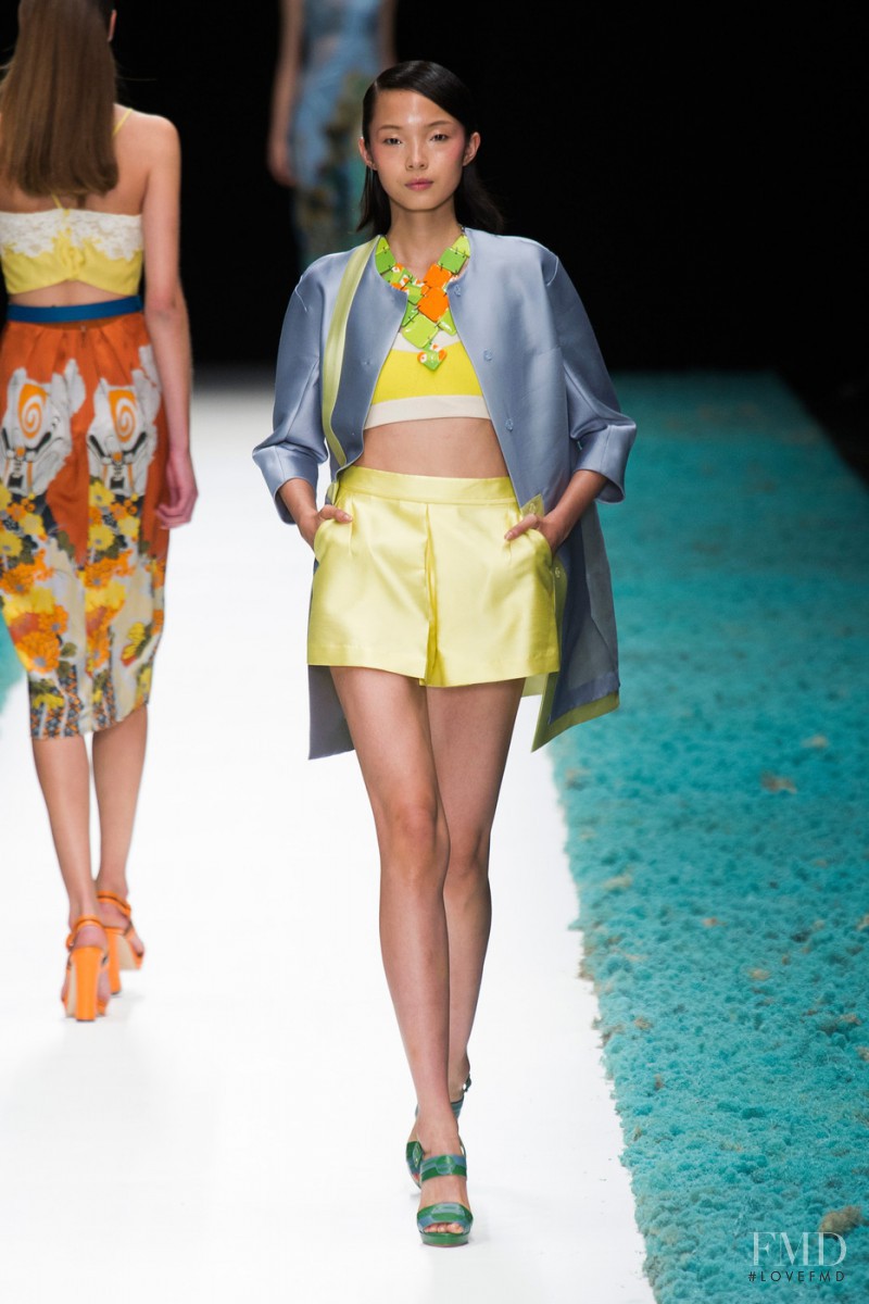 Shiatzy Chen fashion show for Spring/Summer 2015