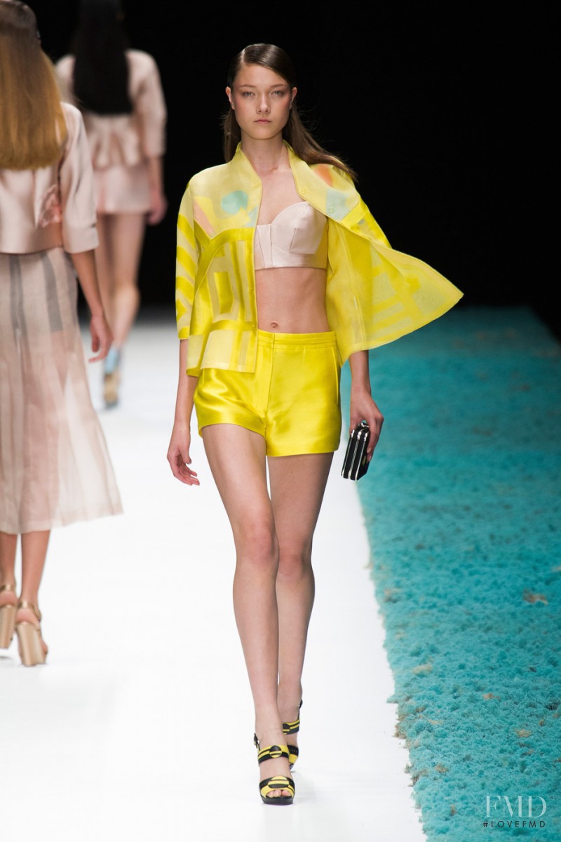 Shiatzy Chen fashion show for Spring/Summer 2015