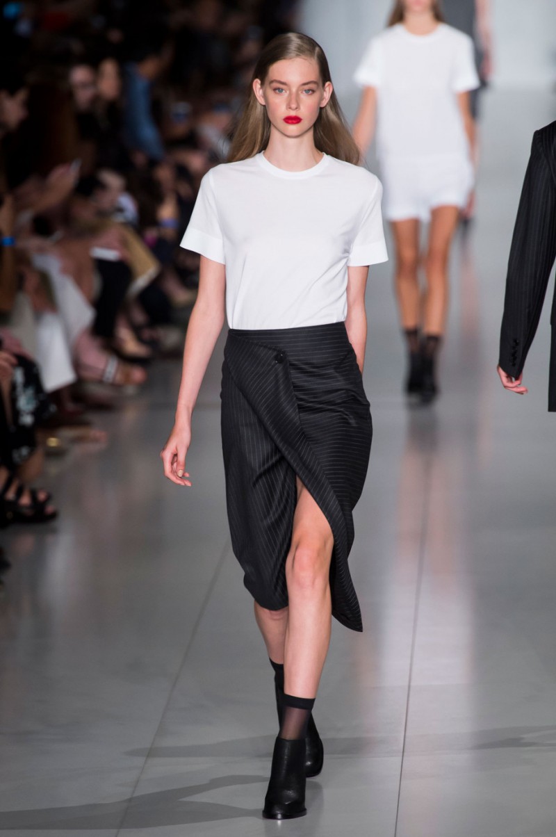 Lauren de Graaf featured in  the DKNY fashion show for Spring/Summer 2016