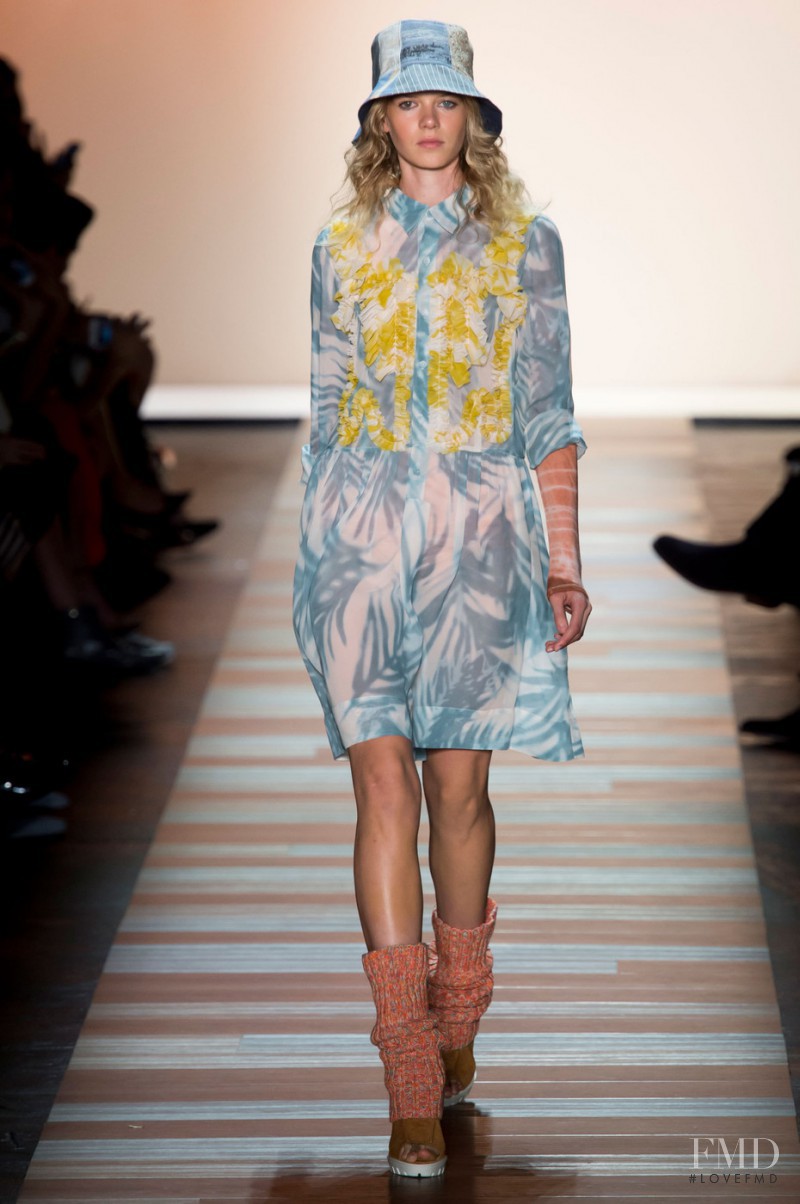 BCBG By Max Azria fashion show for Spring/Summer 2016