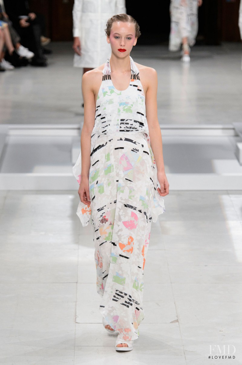 Hussein Chalayan fashion show for Spring/Summer 2016