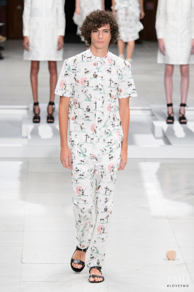 Hussein Chalayan fashion show for Spring/Summer 2016