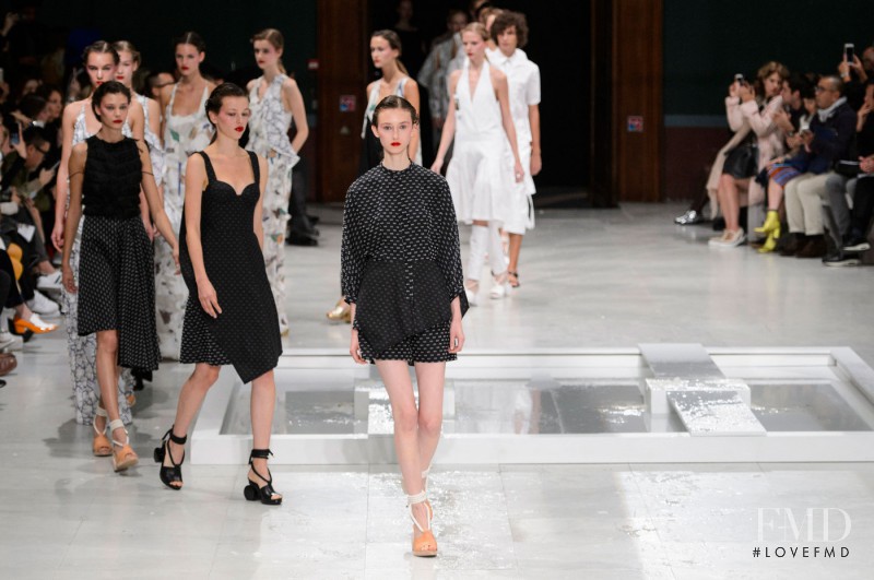 Hussein Chalayan fashion show for Spring/Summer 2016