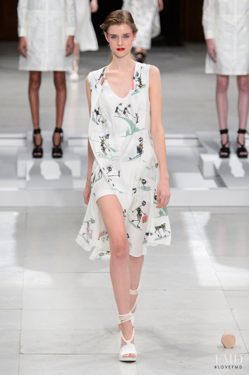 Hussein Chalayan fashion show for Spring/Summer 2016