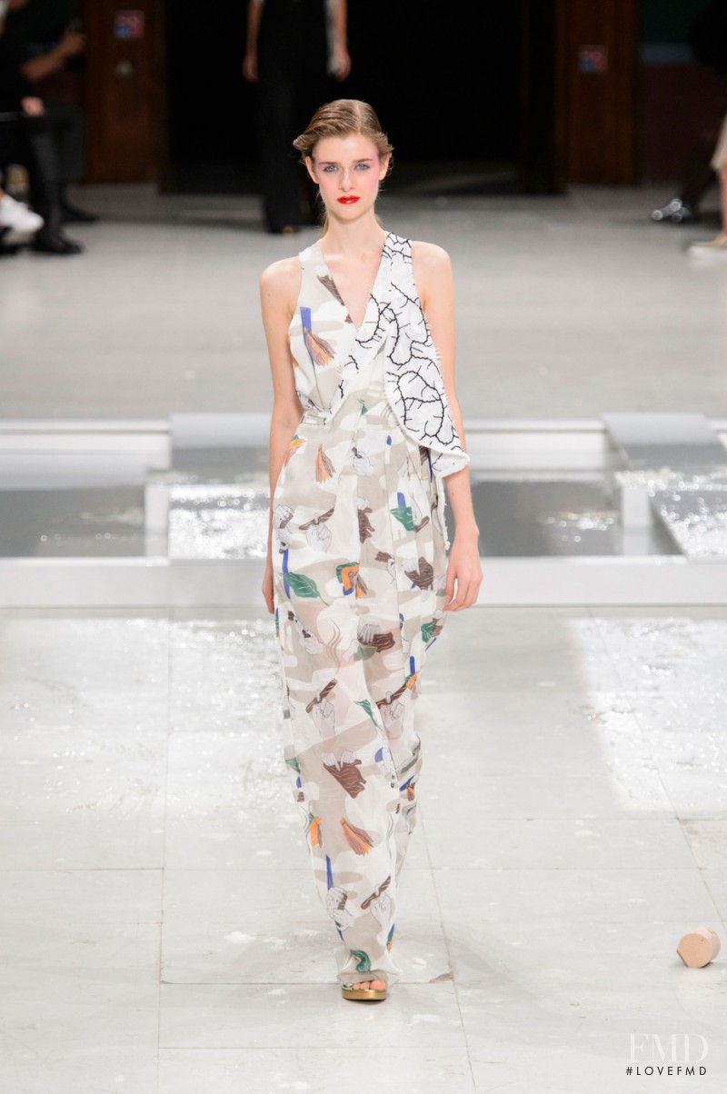 Hussein Chalayan fashion show for Spring/Summer 2016