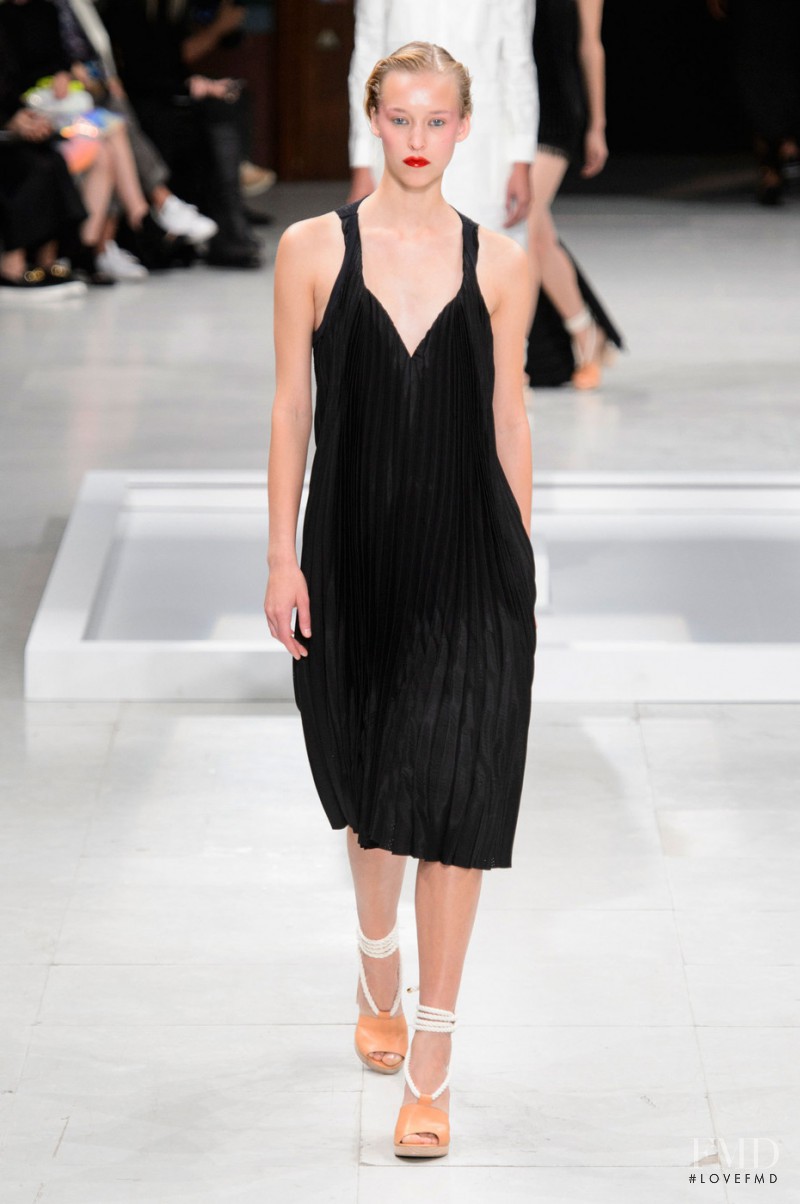 Hussein Chalayan fashion show for Spring/Summer 2016