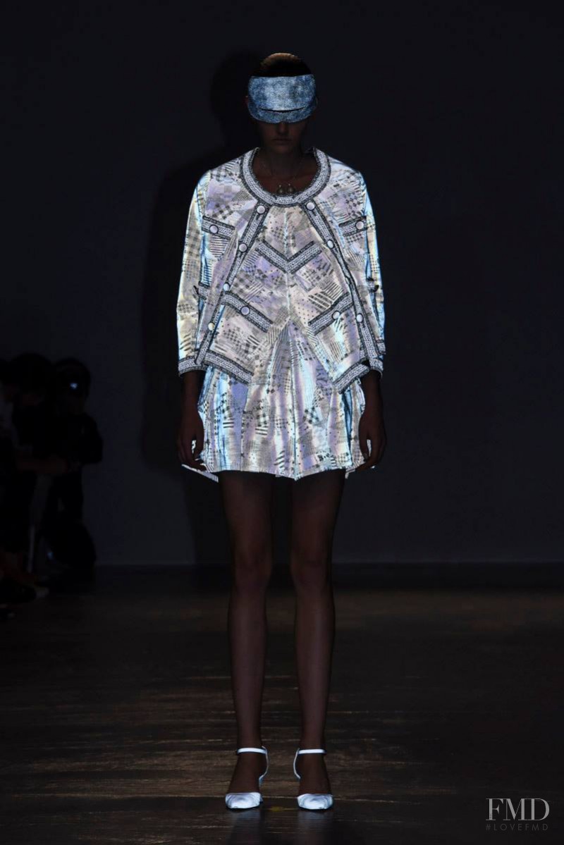 Anrealage fashion show for Spring/Summer 2016