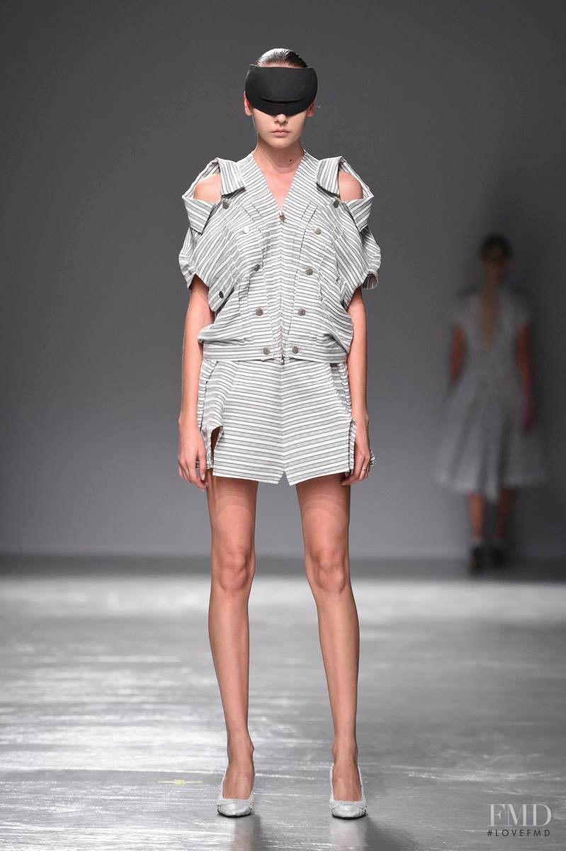 Anrealage fashion show for Spring/Summer 2016