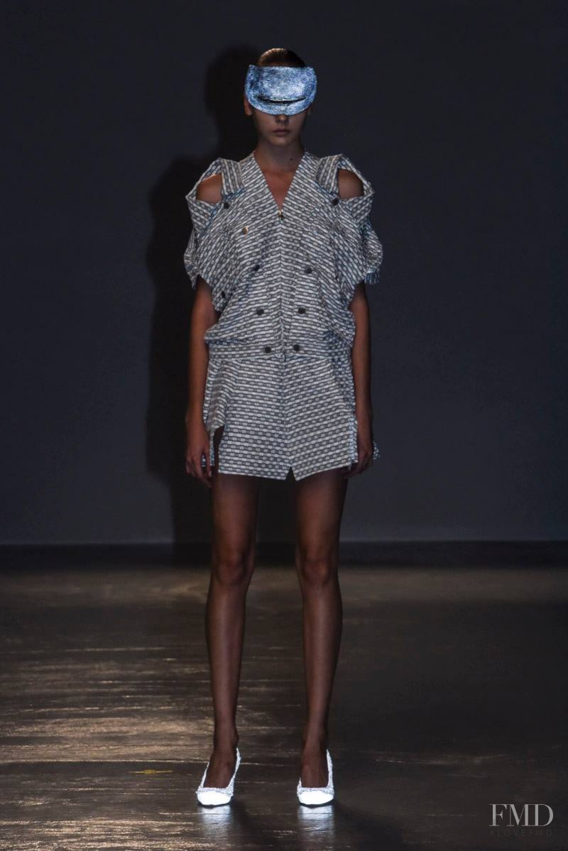 Anrealage fashion show for Spring/Summer 2016