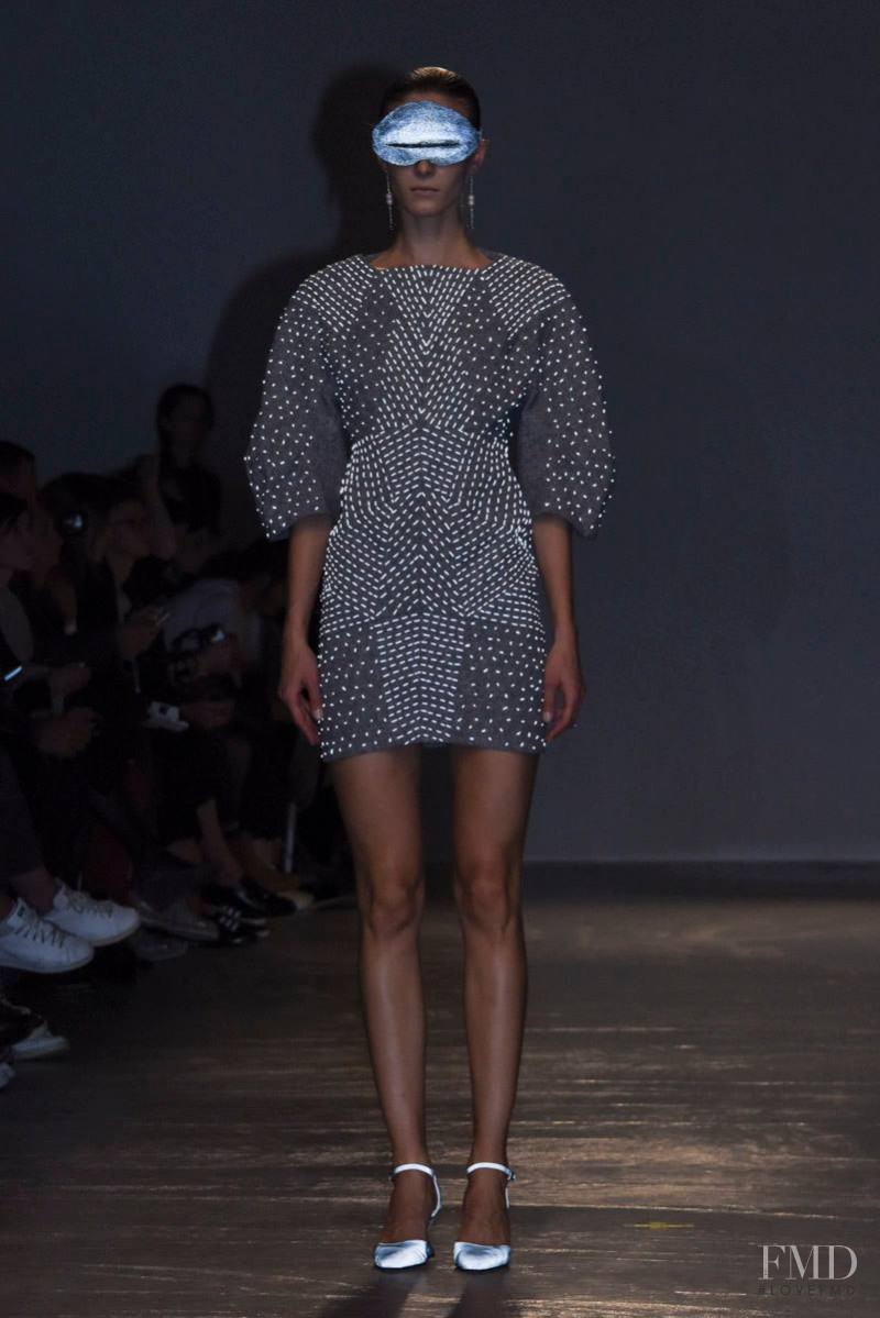 Anrealage fashion show for Spring/Summer 2016