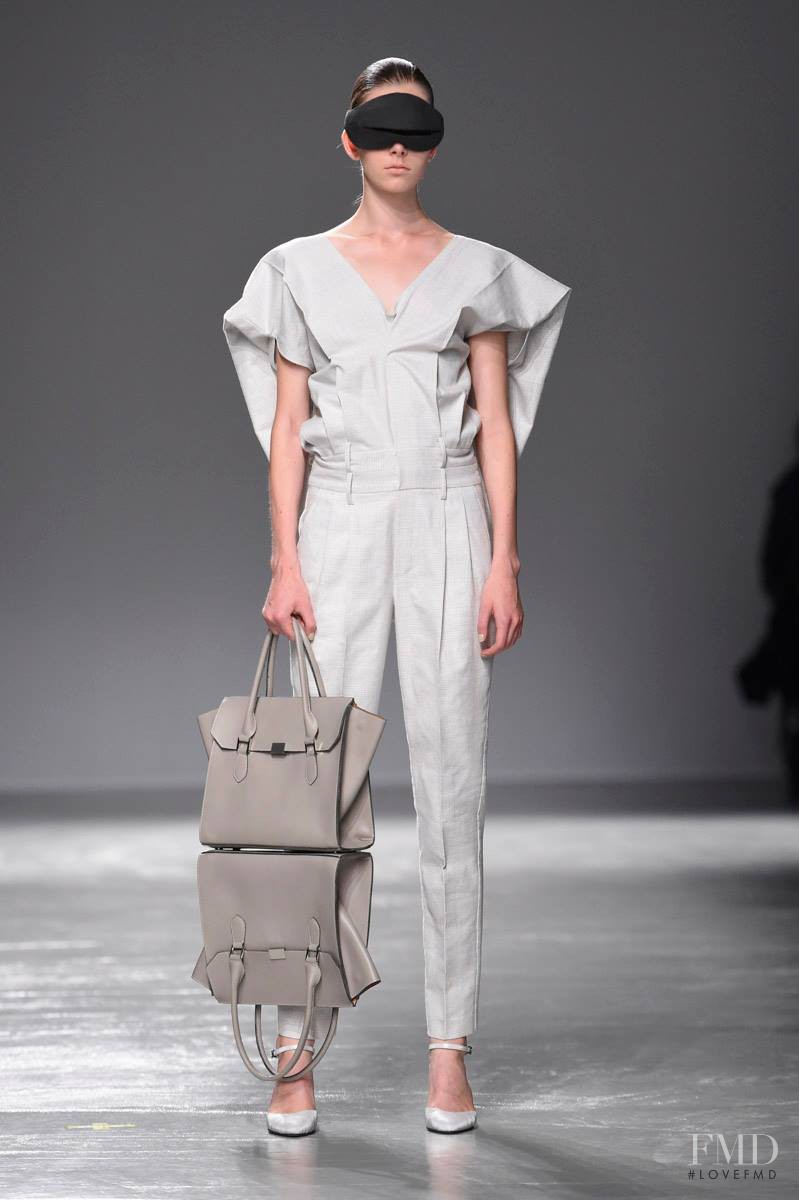 Anrealage fashion show for Spring/Summer 2016