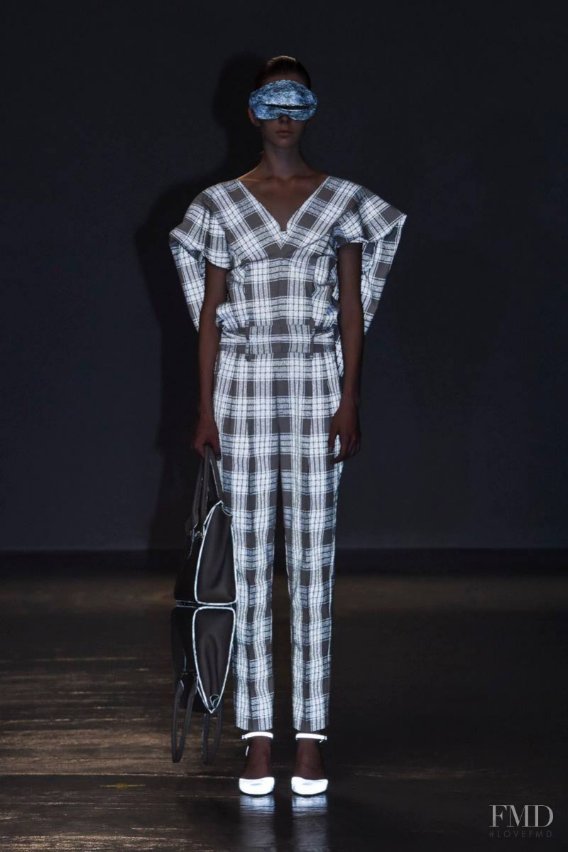 Anrealage fashion show for Spring/Summer 2016