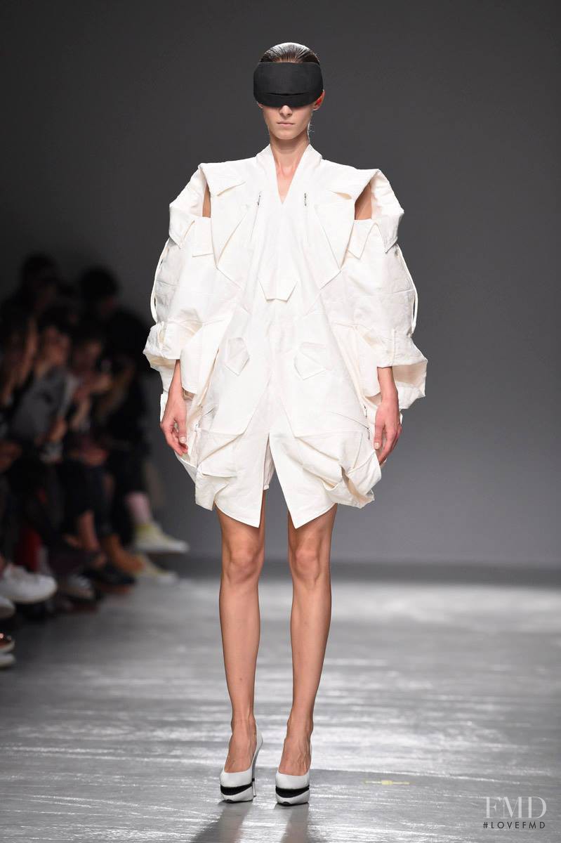 Anrealage fashion show for Spring/Summer 2016