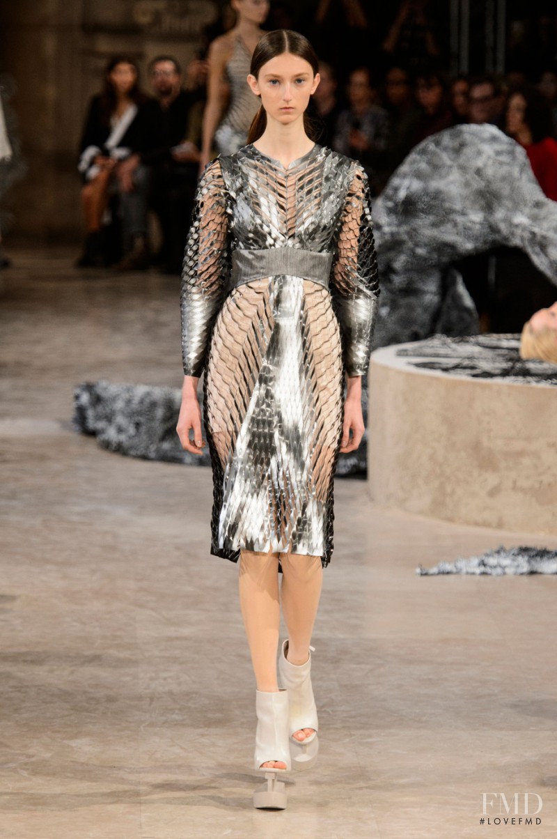 Klementyna Dmowska featured in  the Iris Van Herpen fashion show for Spring/Summer 2016