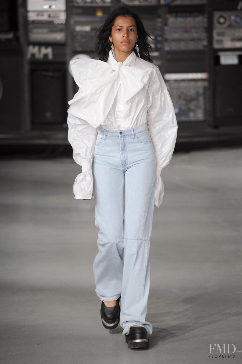 MM6 Maison Martin Margiela fashion show for Spring/Summer 2016