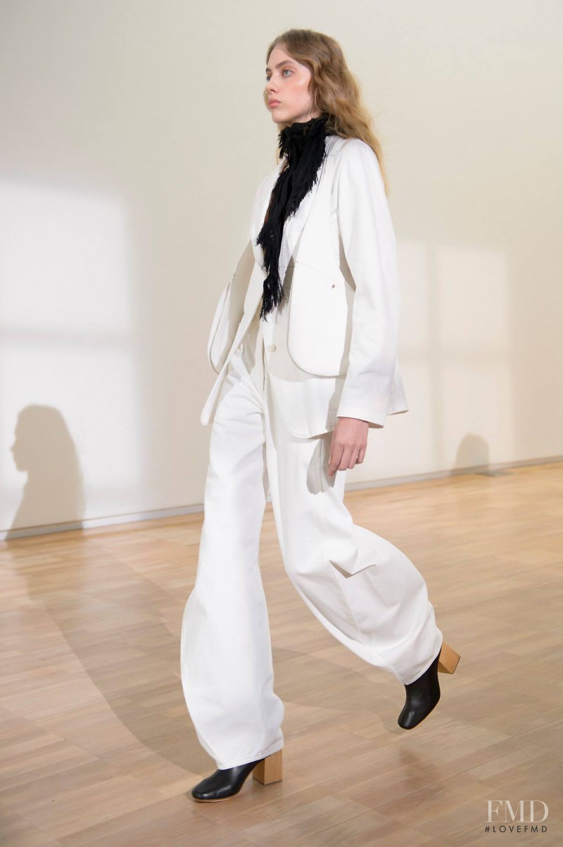 Odette Pavlova featured in  the Christophe Lemaire fashion show for Spring/Summer 2016