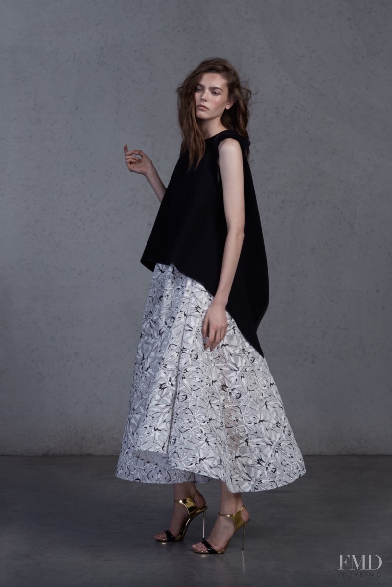 Lara Carter featured in  the Toni Maticevski fashion show for Resort 2016