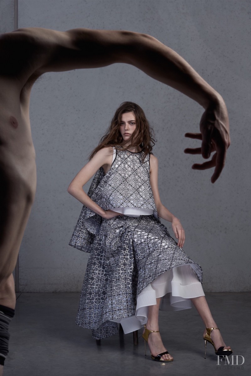 Lara Carter featured in  the Toni Maticevski fashion show for Resort 2016