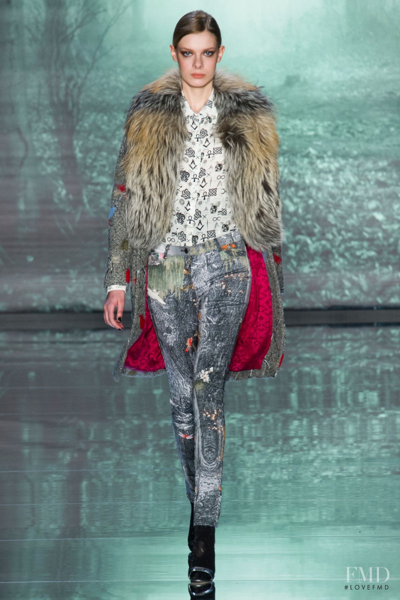 Nicole Miller fashion show for Autumn/Winter 2015